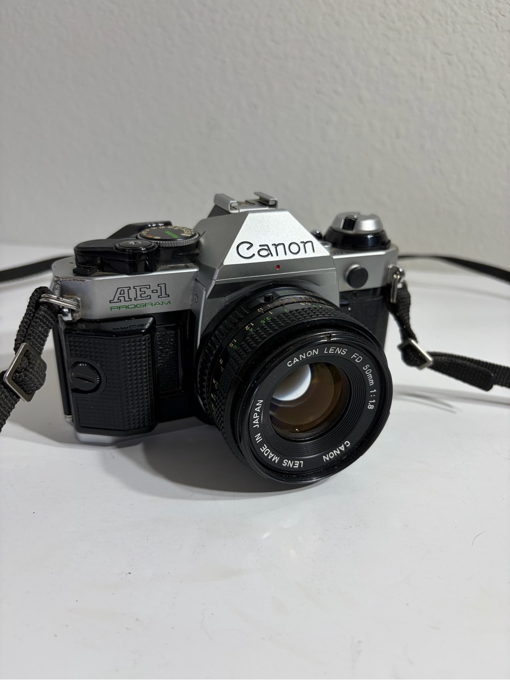Canon AE-1 35mm Film Camera w/ FD 50mm 1:18 Lens